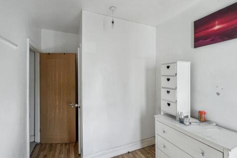 15 Meadow View Road, Thornton Heath CR7 7HA