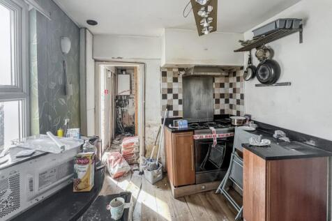 15 Meadow View Road, Thornton Heath CR7 7HA