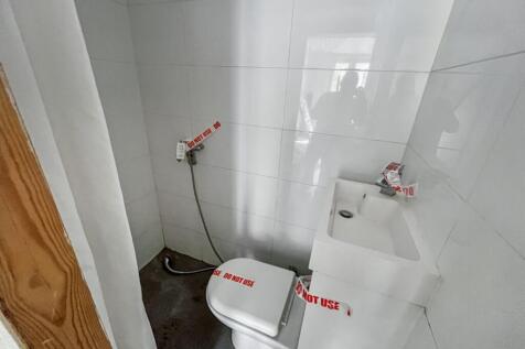 15 Meadow View Road, Thornton Heath CR7 7HA