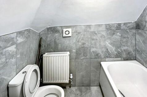 Flat 4A, 23 Burnt Ash Lane, Bromley, Kent, BR1 4DJ