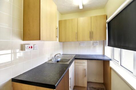 Flat 9B Oulton Hall, 79 Marine Parade East, Clacton-on-Sea, CO15 6JU