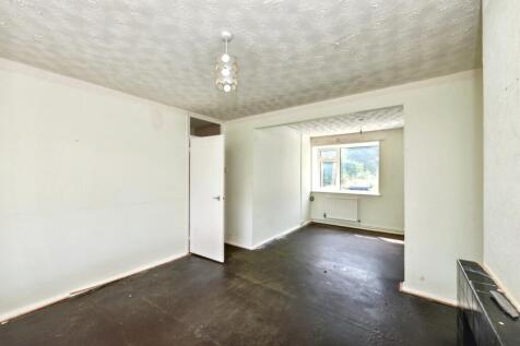 61 Harris Crescent, Needingworth, St. Ives, Cambridgeshire, PE27 4TE