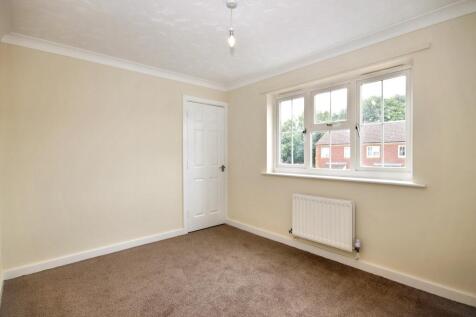 28 Rolls Close, Yaxley, Peterborough, Cambridgeshire, PE7 3QT