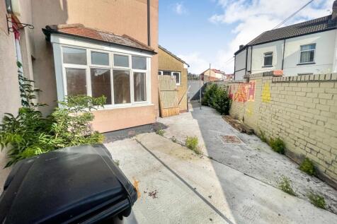 FT 2, 49 Roseberry Road, Redfield, Bristol, BS5 9QD