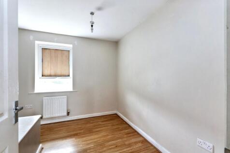 12 Kenninghall Road, Sheffield, South Yorkshire, S2 3WG