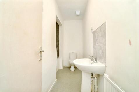 121 Walmersley Road, Bury, Lancashire, BL9 5AY