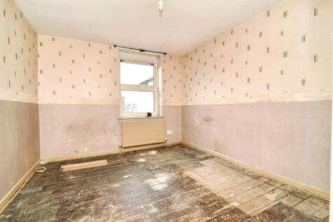 121 Walmersley Road, Bury, Lancashire, BL9 5AY