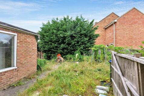 16 Berryfield Park, Melksham, Wiltshire, SN12 6ED