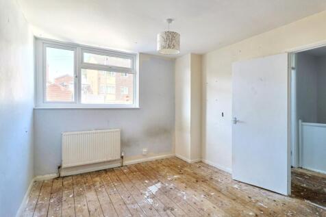 2 Woburn Road, Yeovil, Somerset BA21 5JY