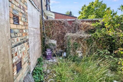 38 Tees Avenue, Perivale, Greenford, UB6 8JJ