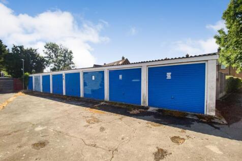 Garages at Albermarle Avenue, Cheshunt, Waltham Cross, Enfield EN8 0EY