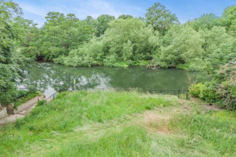 Mendota, Stonehouse Lane, Cookham, SL6 9TP