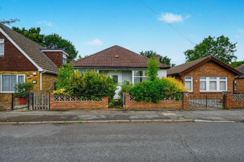 129 Linden Avenue, Ruislip, Middlesex, HA4 8TY