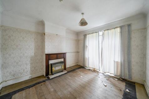 129 Linden Avenue, Ruislip, Middlesex, HA4 8TY
