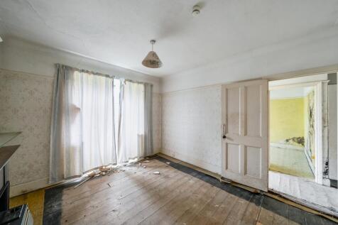 129 Linden Avenue, Ruislip, Middlesex, HA4 8TY