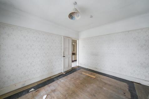 129 Linden Avenue, Ruislip, Middlesex, HA4 8TY