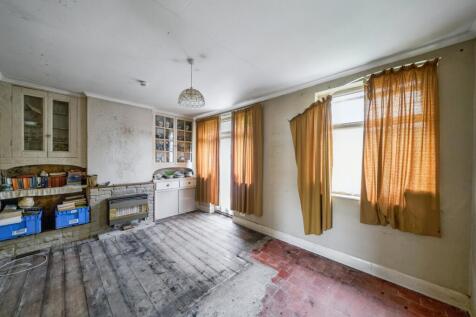 129 Linden Avenue, Ruislip, Middlesex, HA4 8TY