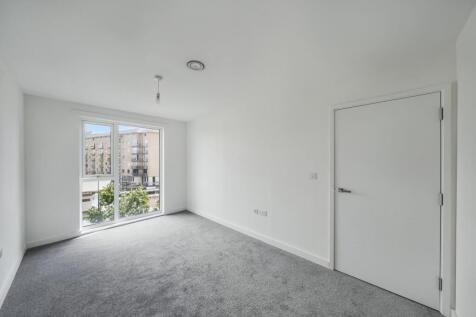 Flat 10, Denman House, 1 New Road, Feltham TW14 9AJ