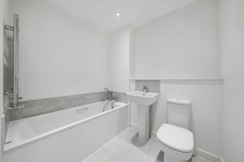 Flat 10, Denman House, 1 New Road, Feltham TW14 9AJ