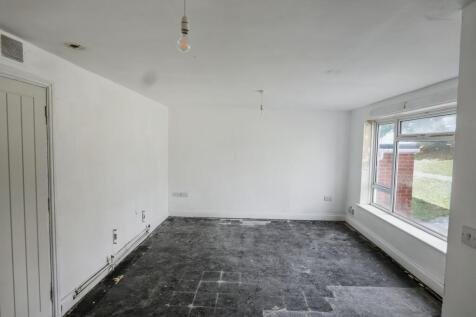 61 Glyndebourne Close, Salisbury, SP2 9HA