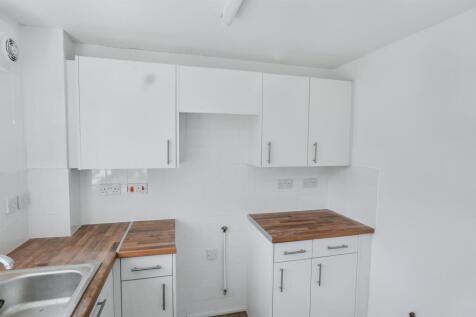61 Glyndebourne Close, Salisbury, SP2 9HA