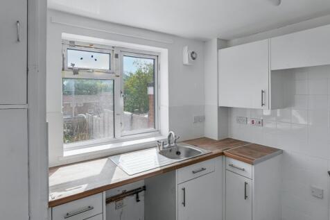 61 Glyndebourne Close, Salisbury, SP2 9HA