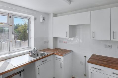 61 Glyndebourne Close, Salisbury, SP2 9HA