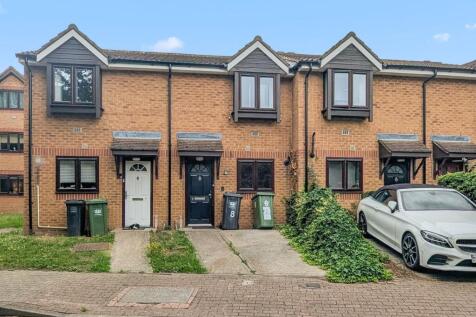 8 Pool Court, Catford, London,  SE6 3JQ