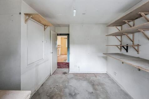 8 Pool Court, Catford, London,  SE6 3JQ