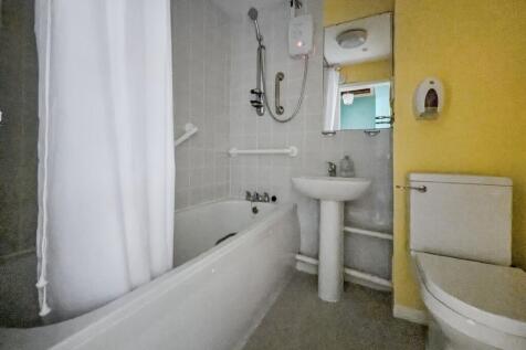 8 Pool Court, Catford, London,  SE6 3JQ