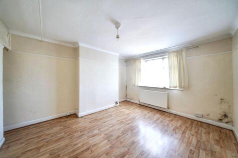 47 Wendover Court, Western Avenue, London W3 0TG