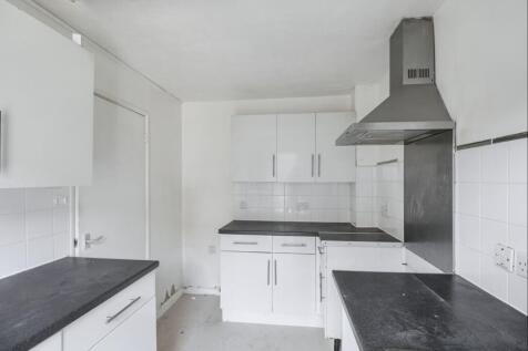 13 Oakley Close, Beckton, London E6 5RT