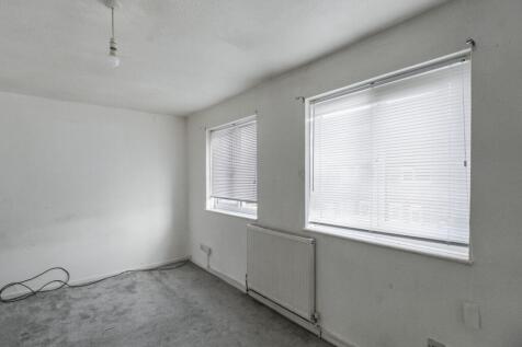 13 Oakley Close, Beckton, London E6 5RT