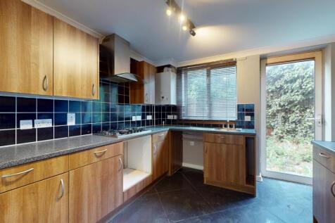 118 Covelees Wall, Winsor Park Estate, Beckton, London, E6 6WF