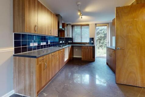 118 Covelees Wall, Winsor Park Estate, Beckton, London, E6 6WF