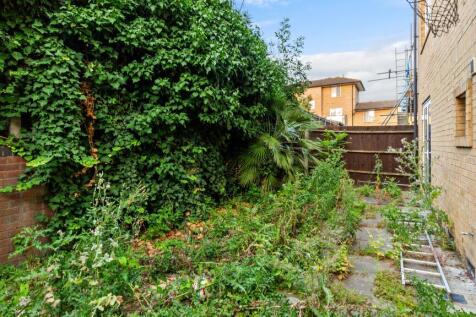 118 Covelees Wall, Winsor Park Estate, Beckton, London, E6 6WF