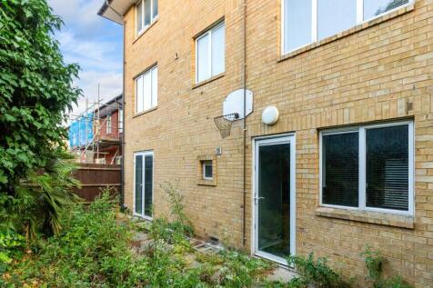 118 Covelees Wall, Winsor Park Estate, Beckton, London, E6 6WF