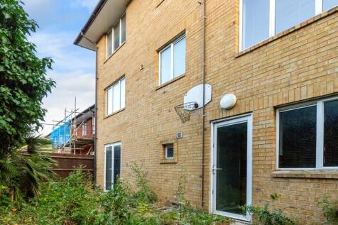 118 Covelees Wall, Winsor Park Estate, Beckton, London, E6 6WF
