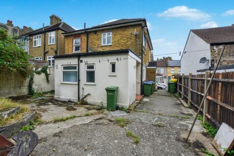 Flat A, 65 Riverdale Road, Plumstead, London, SE18 1PD