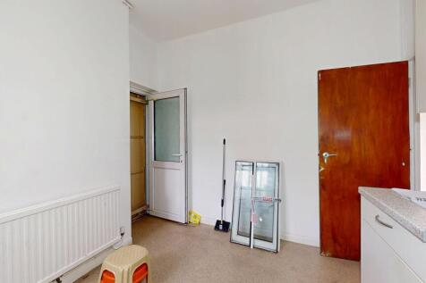 Ground Floor Flat, 79 Caulfield Road, East Ham, London, E6 2EL
