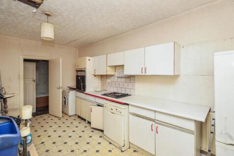 Ground Floor Flat, 9 Albert Square, Stratford, London E15 1HJ