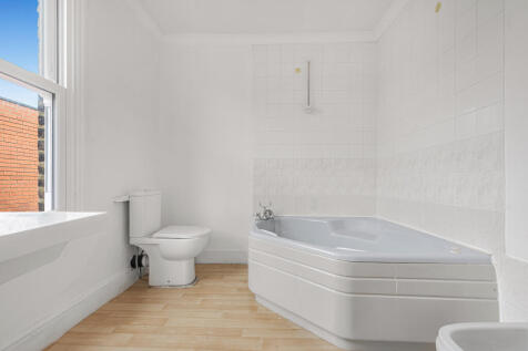Flat 7, 5 Parklands, Surbiton, Surrey, KT5 8EA