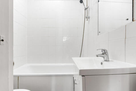 Flat 5, 7 Parklands, Surbiton, Surrey, KT5 8EA