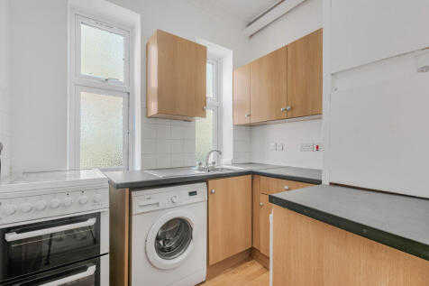 Flat 5, 7 Parklands, Surbiton, Surrey, KT5 8EA