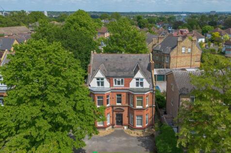Flat 5, 7 Parklands, Surbiton, Surrey, KT5 8EA