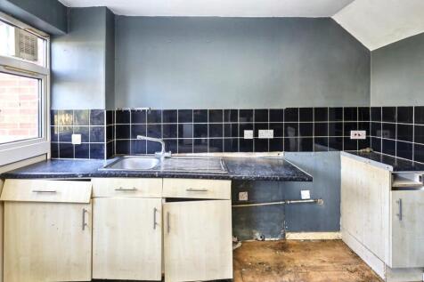 177 Tithe Farm Road, Houghton Regis, Dunstable, Bedfordshire, LU5 5JF