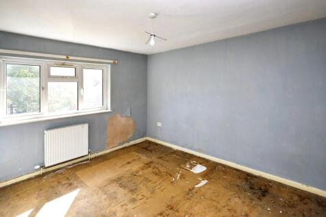177 Tithe Farm Road, Houghton Regis, Dunstable, Bedfordshire, LU5 5JF
