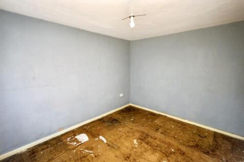 177 Tithe Farm Road, Houghton Regis, Dunstable, Bedfordshire, LU5 5JF