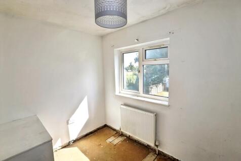 177 Tithe Farm Road, Houghton Regis, Dunstable, Bedfordshire, LU5 5JF