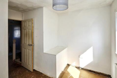 177 Tithe Farm Road, Houghton Regis, Dunstable, Bedfordshire, LU5 5JF